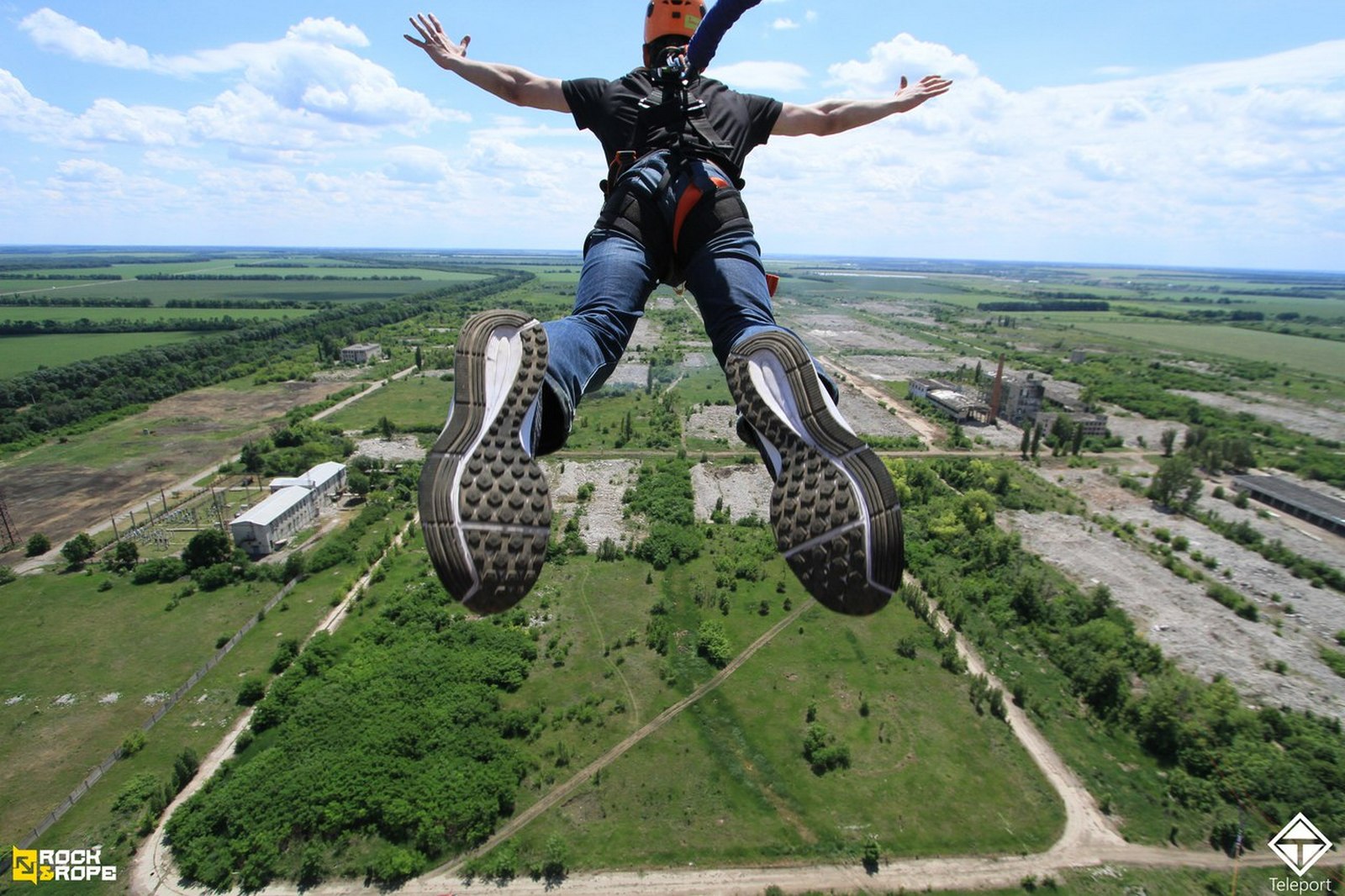 120 метров. Высота 120 метров. Rope jumping обои. 120 Метров вниз.